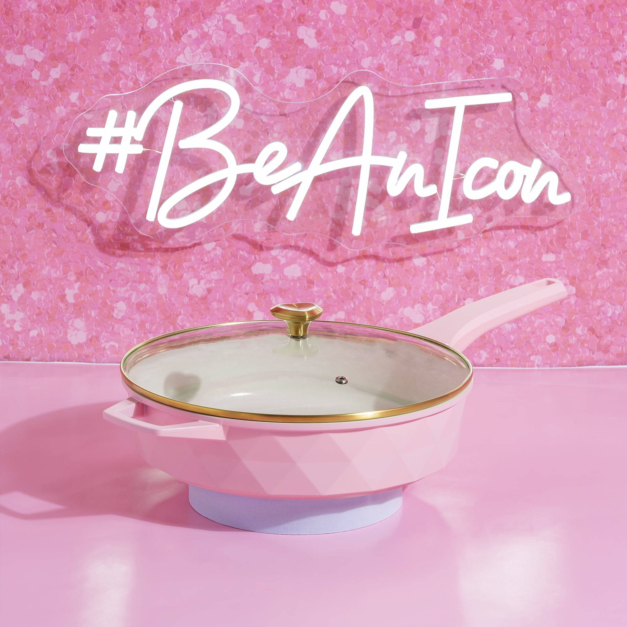 Paris Hilton 4 Quart Cast Aluminum Jumbo Cooker, Pink